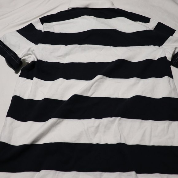 Nike Shirt - Picture 3 of 3